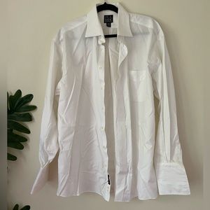 Crisp men’s white button down